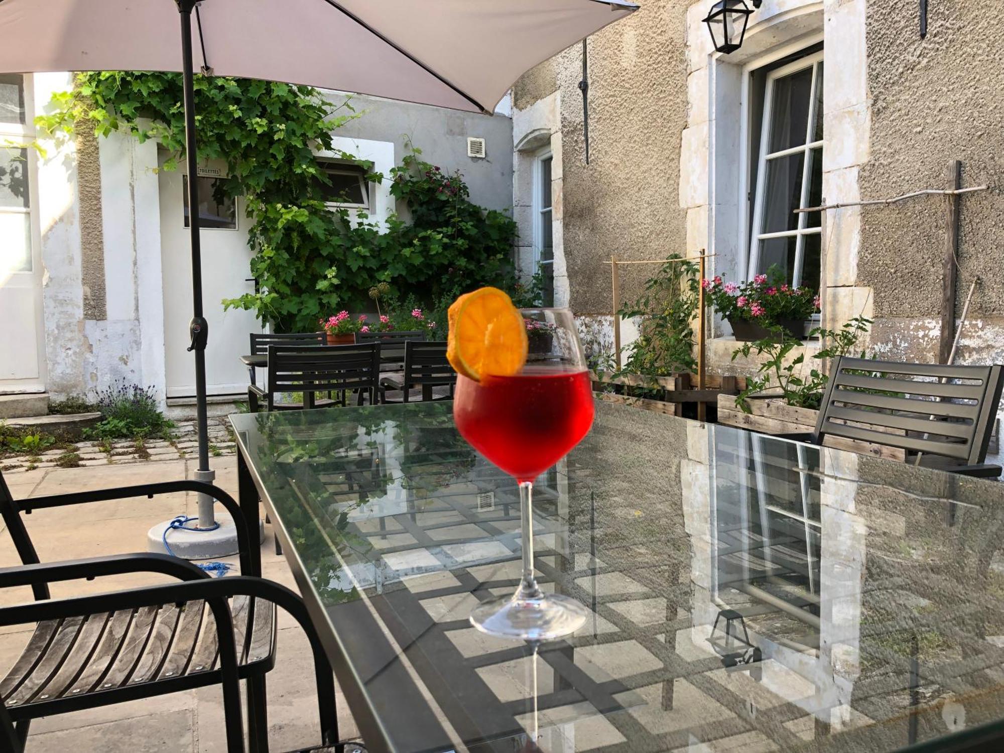 La Basse Cour Hotel Tanlay Kültér fotó